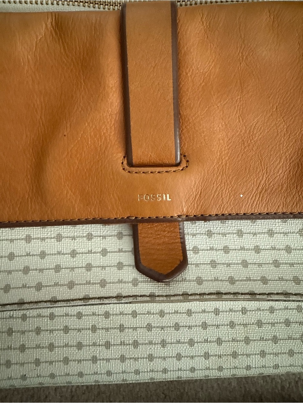 Fossil White and Tan Patterned Shoulder Bag - Picture 4 of 4